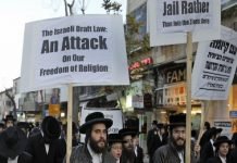 Jews who oppose Zionist aggression against Palestine attacked by Netenyahu’s thugs.