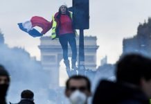 Paris police fire tear gas at ‘Yellow Jacket’ protesters Paris riots