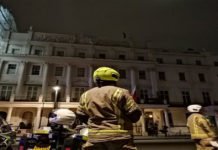 UK Police Enter Bahraini Embassy in London as Protester Scales Roof